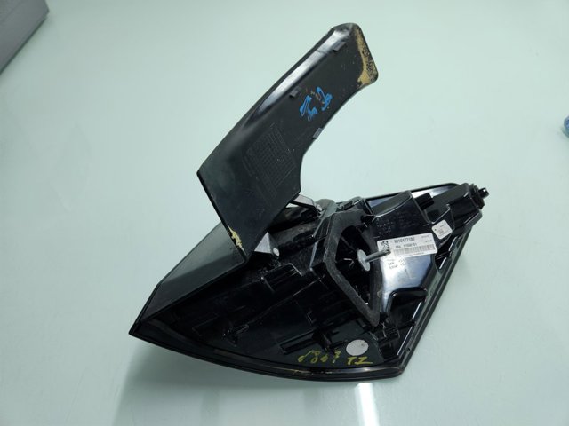 9810477180 PEUGEOT Piloto trasero exterior izquierdo  en stock Huelva