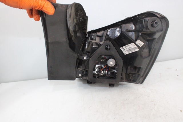 PEUGEOT 9810477180 Piloto trasero exterior izquierdo  disponible Lugo