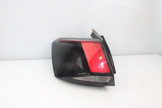 PEUGEOT 9810477180 Piloto trasero exterior izquierdo comprar Barcelona
