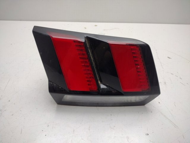 PEUGEOT 9810477880 Piloto trasero interior izquierdo  en stock Salamanca
