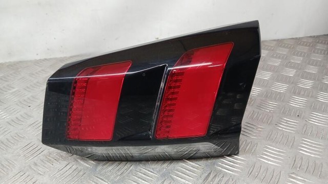 Piloto trasero interior derecho 9811027780 PEUGEOT