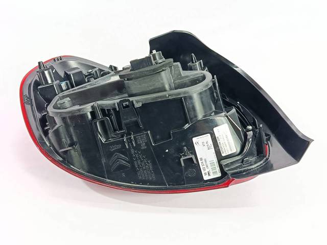 9812257480 PEUGEOT Piloto trasero derecho  disponible Ourense