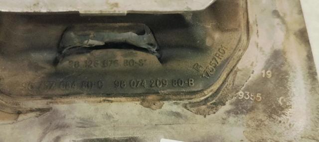 9812667680 PEUGEOT Soporte superior izquierdo del motor  en stock Córdoba