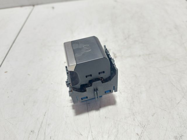9813146377 Peugeot/Citroen