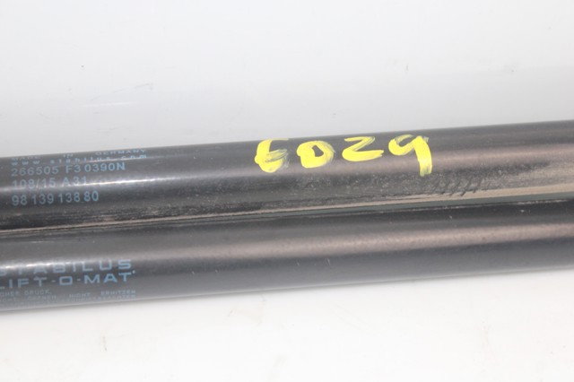 9813913880 PEUGEOT Amortiguador maletero  en stock Huelva