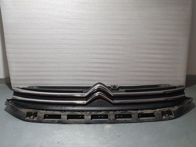 Precio del repuesto Parrilla de radiador C5 SUV