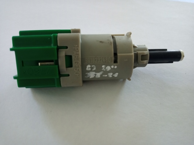 9818232480 PEUGEOT Interruptor de luz de freno  comprar en Lleida