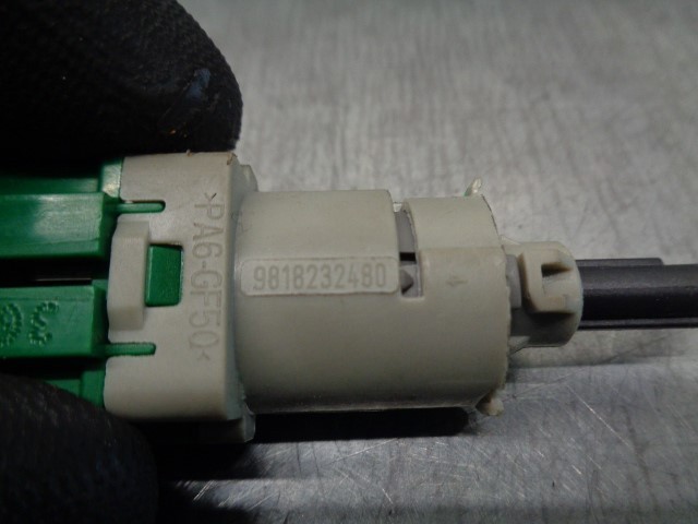 9818232480 Interruptor de luz de freno  comprar en Zaragoza