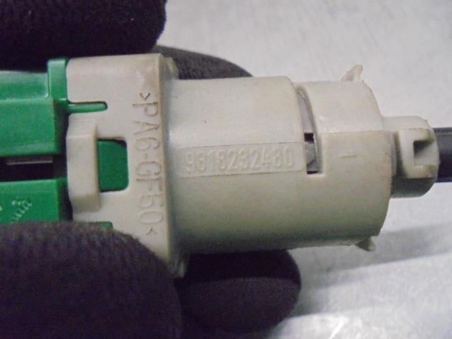 9818232480 PEUGEOT Interruptor de luz de freno  en stock Córdoba