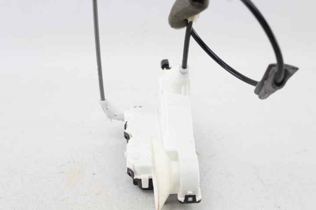 9819038580 Cerradura de puerta delantera izquierda  disponible Burgos