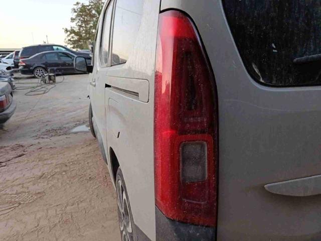 PEUGEOT 9819649280 Piloto trasero izquierdo  en stock Salamanca