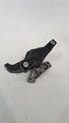 9820297580 Soporte superior derecho del motor  en stock Castellón