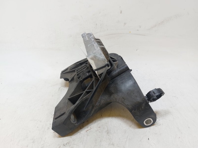 9820297580 Soporte superior derecho del motor comprar Sevilla