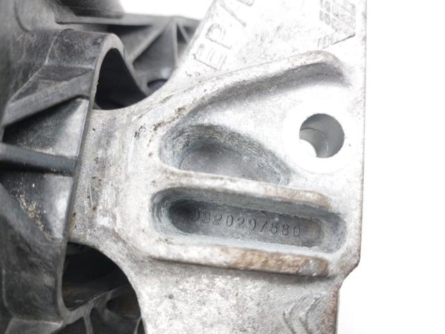 9820297580 Soporte superior derecho del motor  disponible Burgos