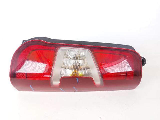 9820554880 Piloto trasero derecho  en stock Sabadell