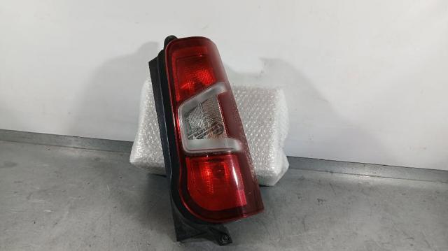 9820554880 PEUGEOT Piloto trasero derecho  disponible Vigo