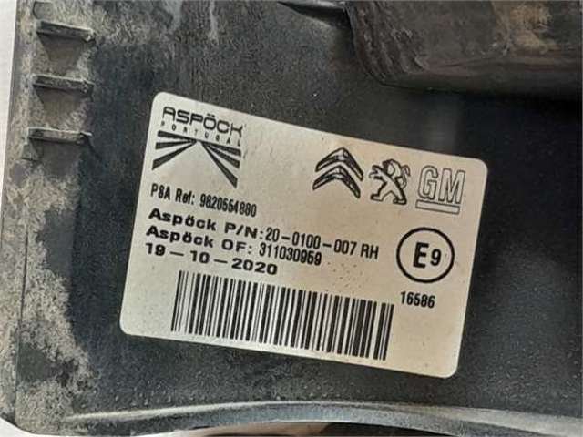 9820554880 Piloto trasero derecho  comprar en Reus