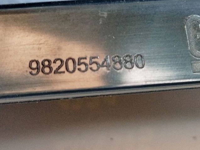 PEUGEOT 9820554880 Piloto trasero derecho  en stock Valencia