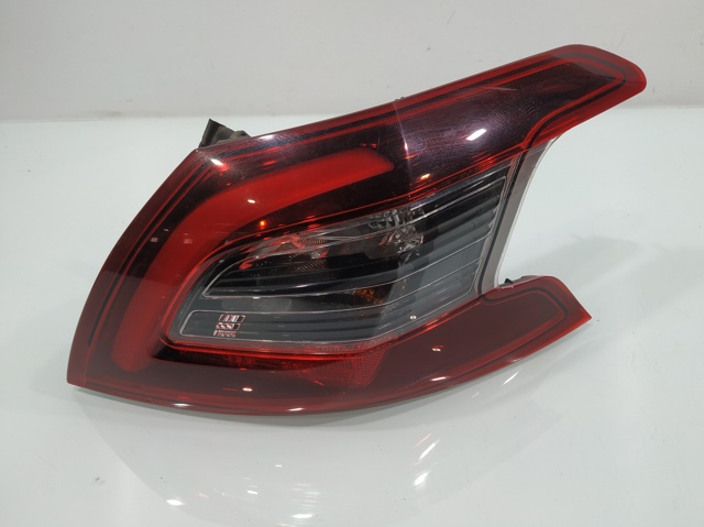 PEUGEOT 9823728580 Piloto trasero exterior derecho  en stock Salamanca
