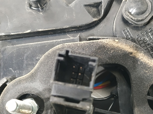 9823728580 PEUGEOT Piloto trasero exterior derecho  en stock Córdoba