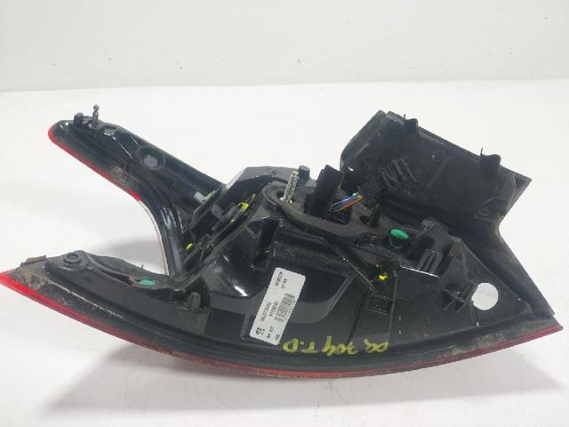 9823728580 Piloto trasero exterior derecho  en stock Granada