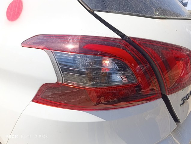 9823728680 Piloto trasero exterior izquierdo  comprar en Reus