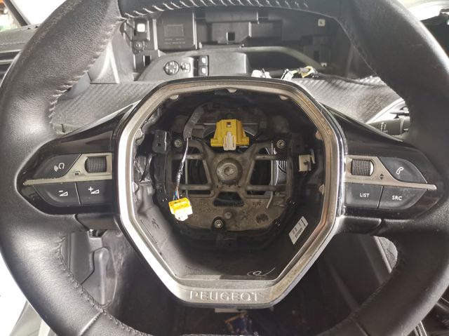 98255044ZD Volante comprar Almería