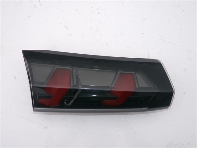 9825957580 Piloto trasero interior izquierdo  disponible Burgos