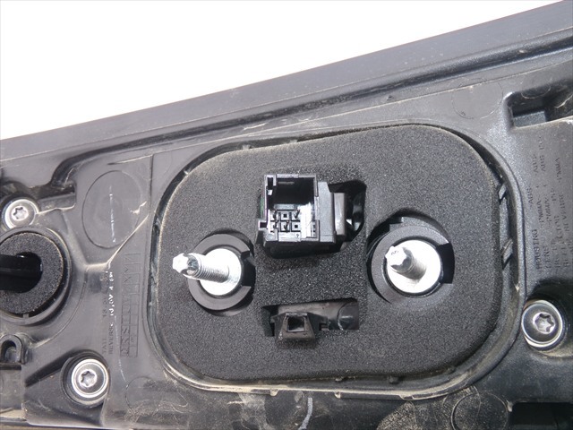 9825957580 Piloto trasero interior izquierdo  en stock Castellón