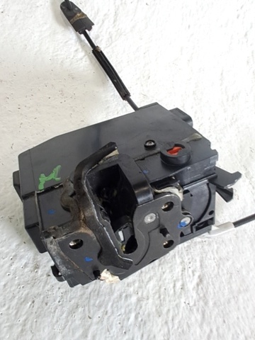 9826126080 PEUGEOT Cerradura de puerta trasera izquierda  en stock Gandía