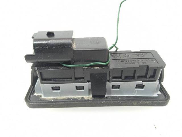 9827560380 PEUGEOT Botón de accionamiento del cierre de la tapa del maletero (puerta trasera 3/5)  en stock Huelva