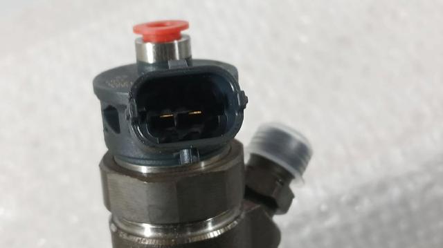 9828959880 Inyector de combustible  disponible Burgos