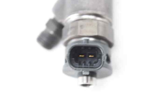PEUGEOT 9828959880 Inyector de combustible  disponible Valladolid