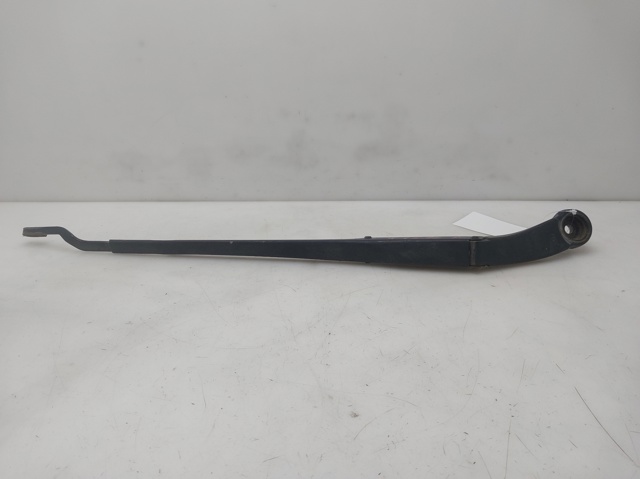 Brazo limpia para KIA Carens  ()