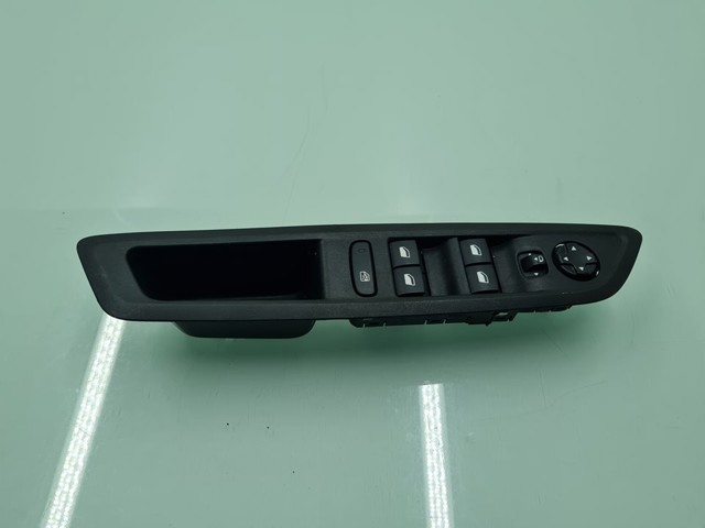 98349233ZD Interruptor de elevalunas delantera izquierda  en stock Granada