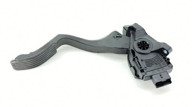9835904480 Pedal del acelerador  en stock Granada