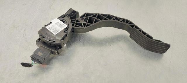 9835904480 Pedal del acelerador  en stock Granada