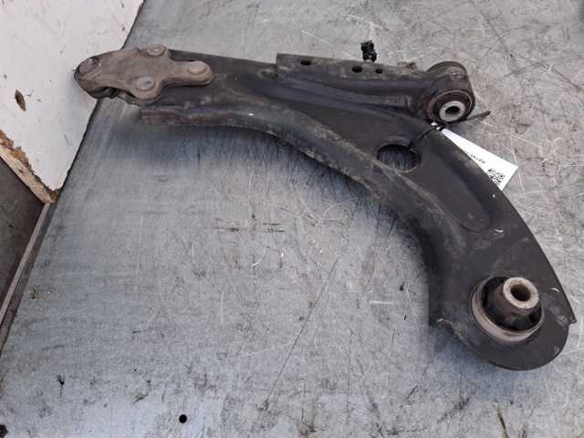 9846329280 PEUGEOT Brazo inferior derecho de la suspensión delantera comprar Alcalá