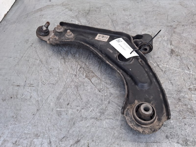 PEUGEOT 9846329780 Brazo inferior izquierdo de la suspensión delantera  en stock Salamanca