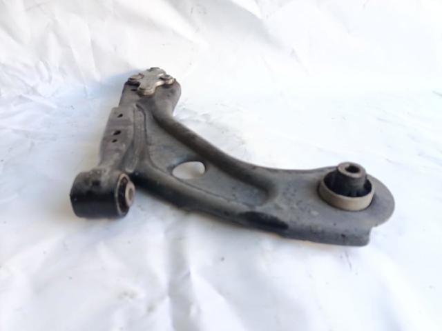 PEUGEOT 9846329780 Brazo inferior izquierdo de la suspensión delantera  en stock Terrassa