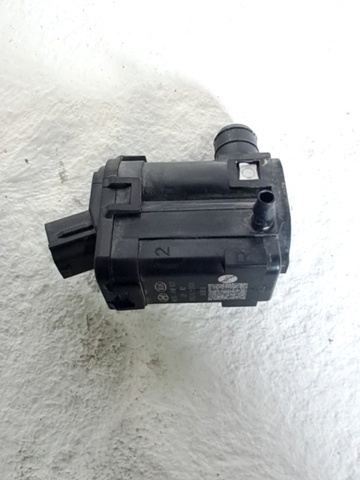 985102J500 HYUNDAI Bomba de agua limpiaparabrisas, delantera comprar Alcalá