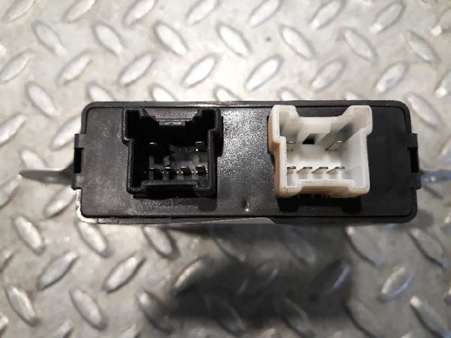 HYUNDAI 9875026000 Módulo de control del motor del limpiaparabrisas  en stock Terrassa