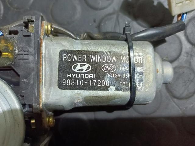 9881017200 Motor del elevalunas de la puerta trasera izquierda  disponible Utrera