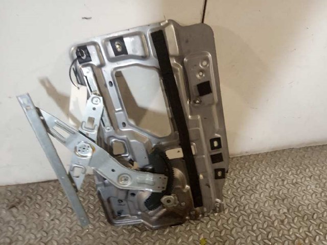 HYUNDAI 9881026200 Motor del elevalunas de la puerta trasera izquierda  en stock Terrassa