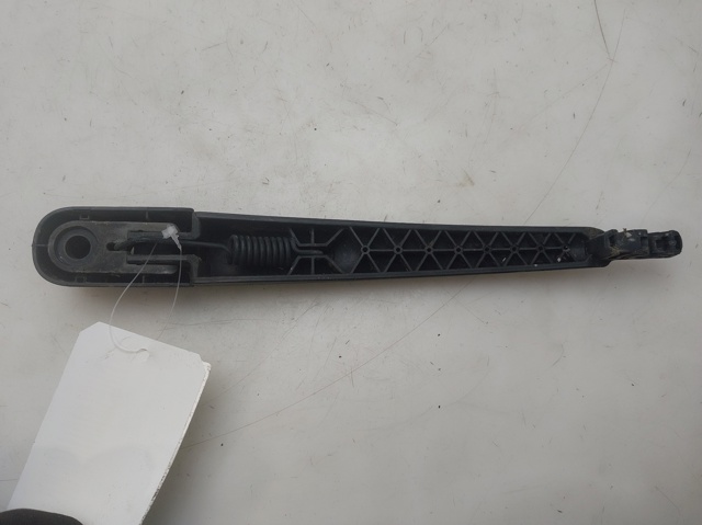 988111H000 Brazo del limpiaparabrisas trasero  disponible Burgos