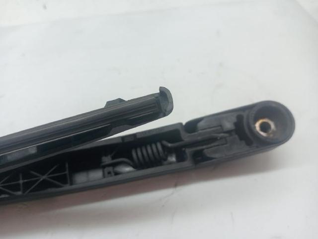 HYUNDAI 988152J000 Brazo del limpiaparabrisas, trasero  en stock Salamanca