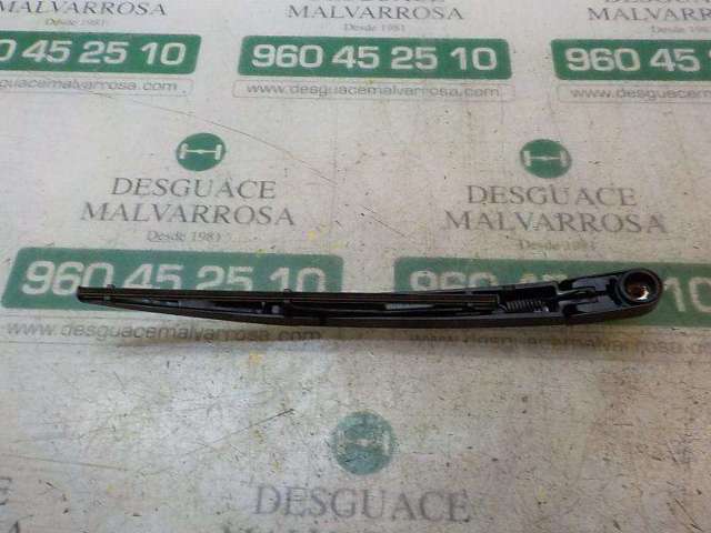 988152P000 Brazo del limpiaparabrisas, trasero  en stock Sabadell