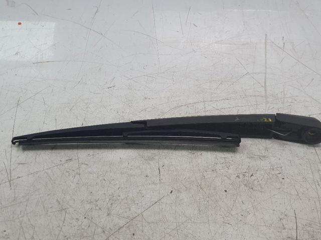 988152P000 Brazo del limpiaparabrisas trasero  comprar en Reus