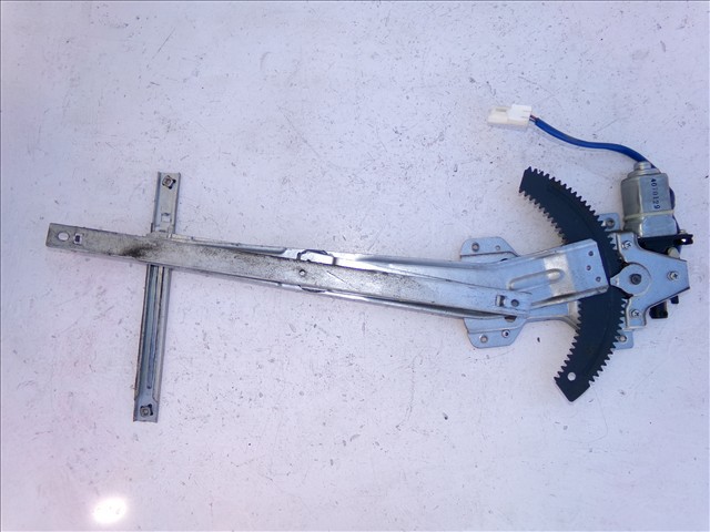 9882017100 Motor del elevalunas de la puerta delantera derecha  en stock Granada