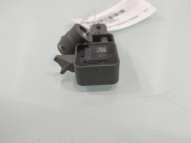 RENAULT 988300005R Sensor de airbag delantero  en stock Terrassa